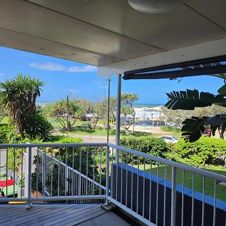 Capeview Apartments - Right On Kings Beach Калаундра Экстерьер фото