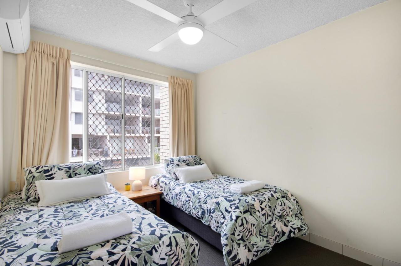 Capeview Apartments - Right On Kings Beach Калаундра Экстерьер фото