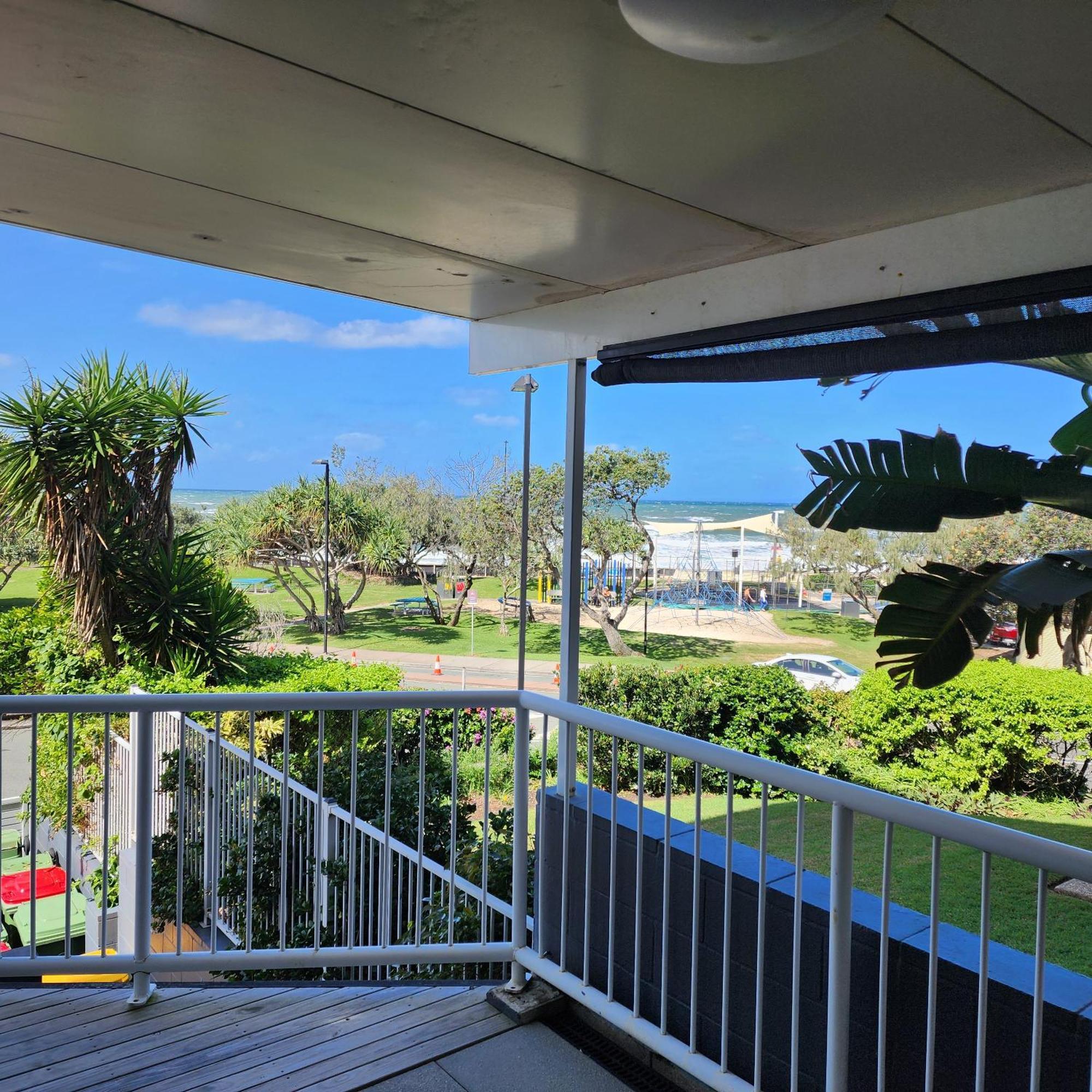 Capeview Apartments - Right On Kings Beach Калаундра Экстерьер фото