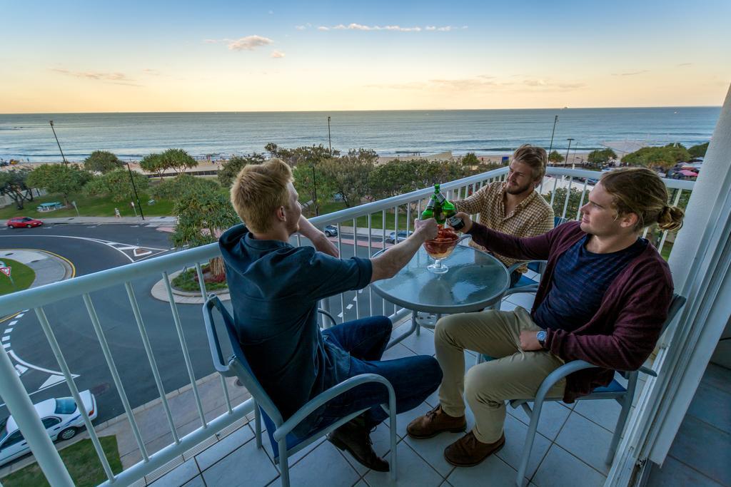 Capeview Apartments - Right On Kings Beach Калаундра Экстерьер фото